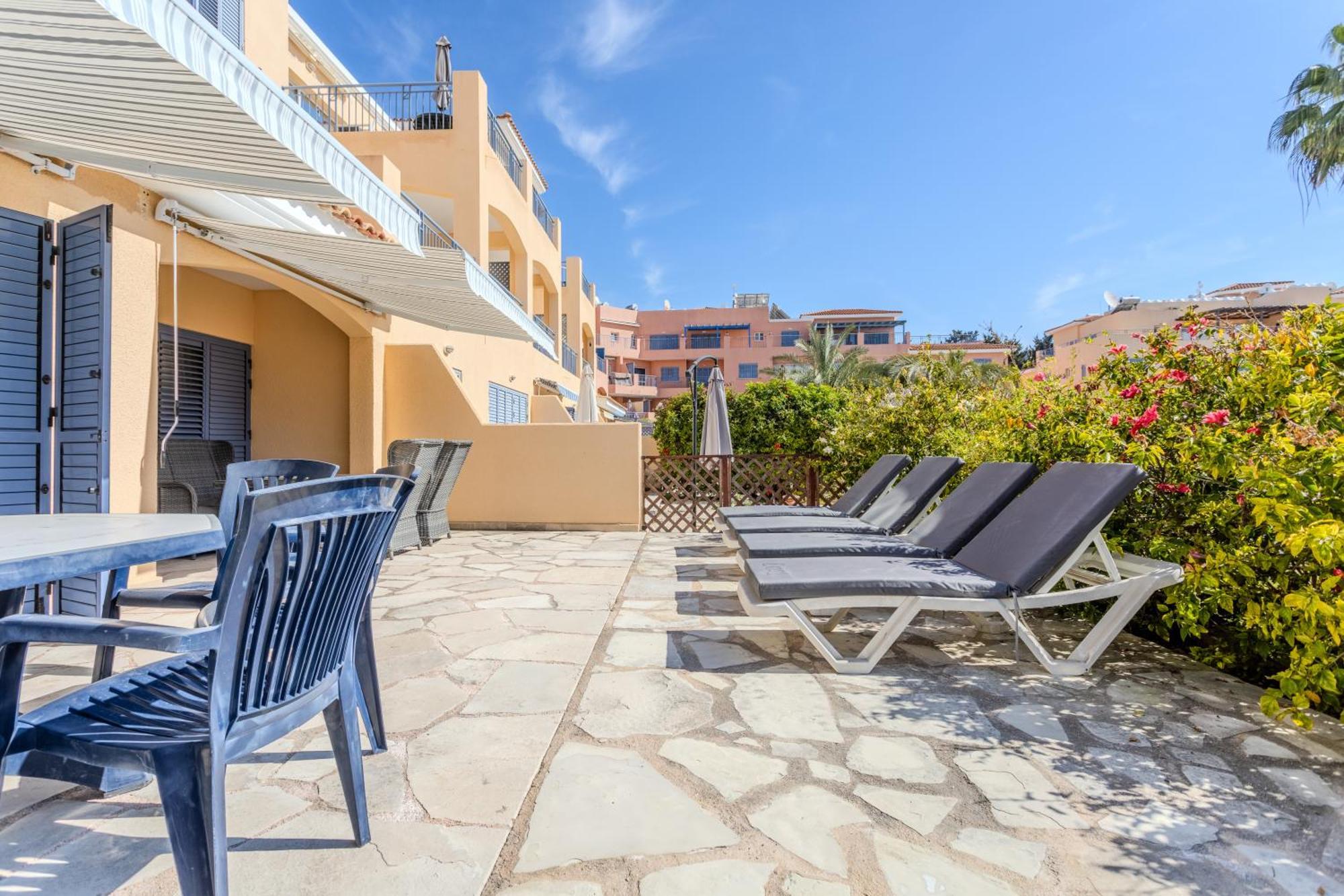 H&O Limnaria Elegance Pool View Apartment Paphos Exterior photo