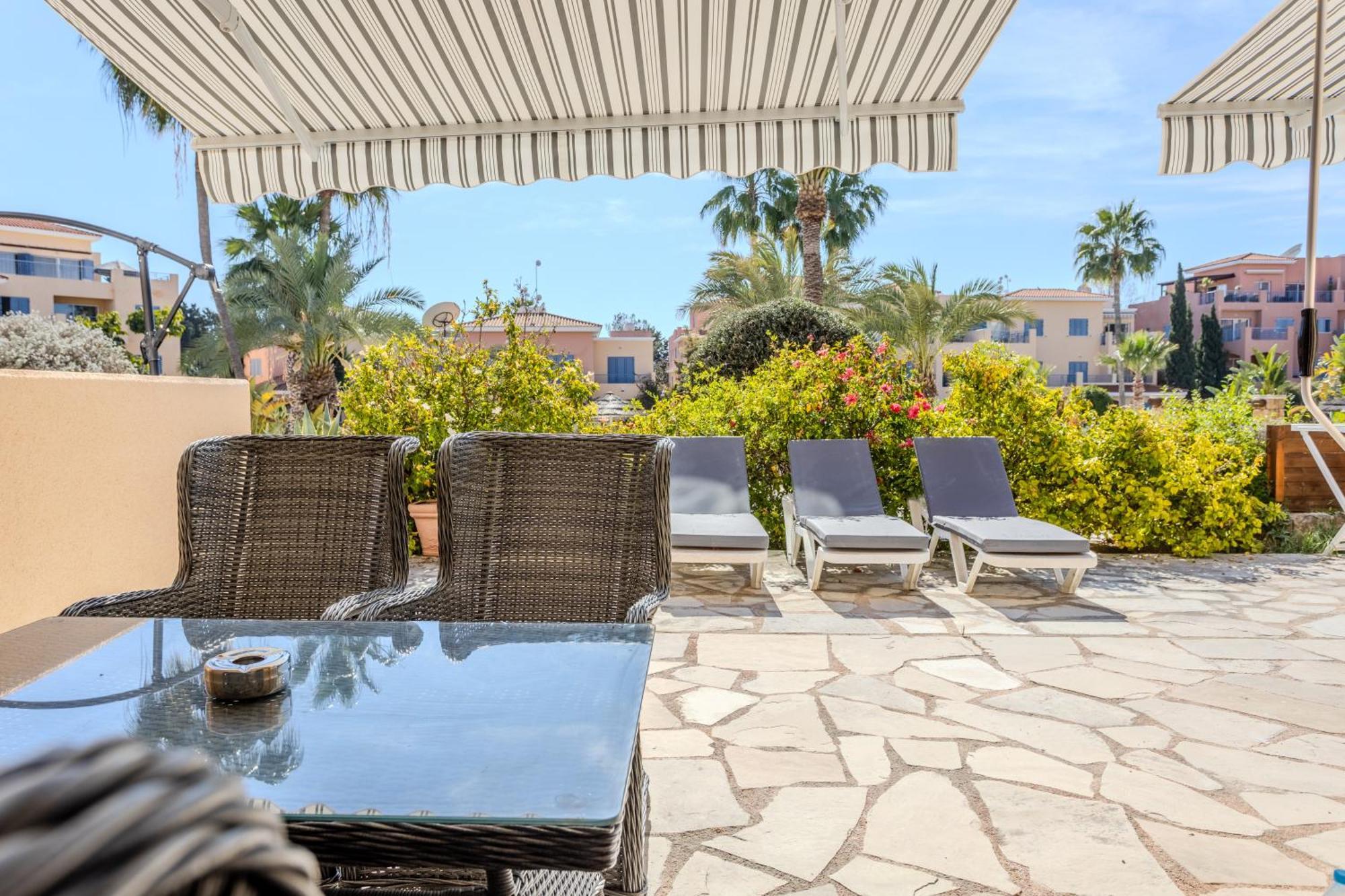 H&O Limnaria Elegance Pool View Apartment Paphos Exterior photo