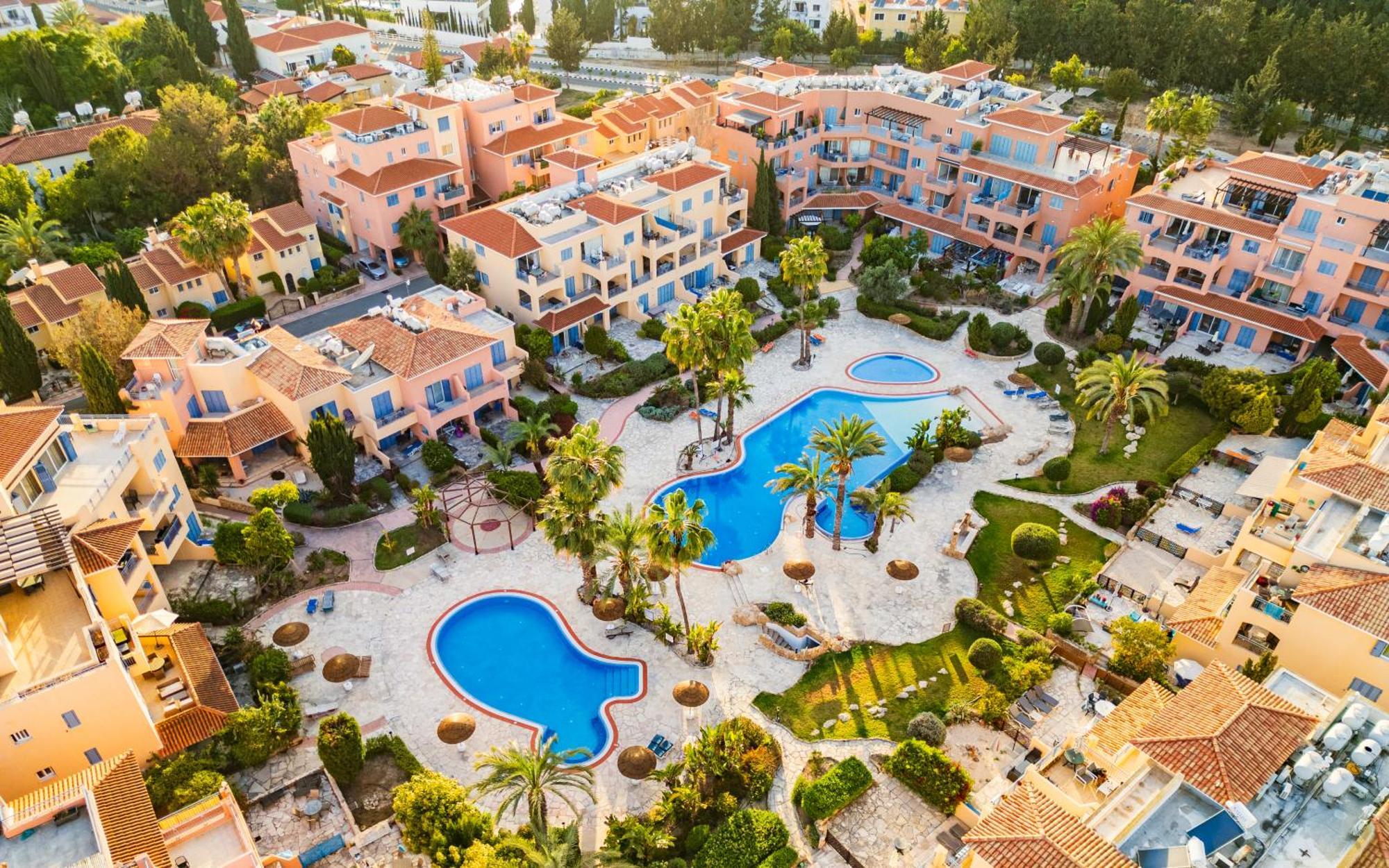 H&O Limnaria Elegance Pool View Apartment Paphos Exterior photo